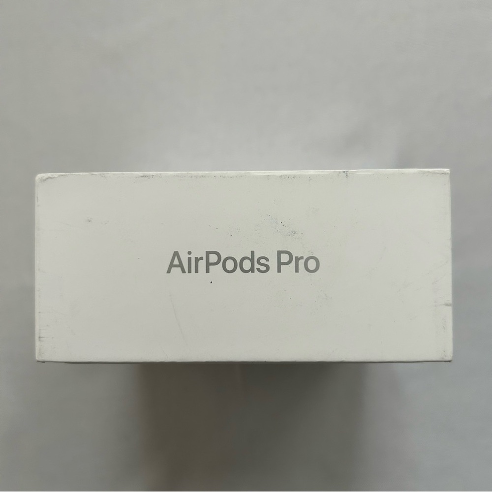 Apple AirPods Pro (2nd Generation) with MagSafe Charging Case - Picture 3 of 7